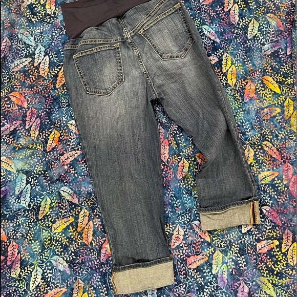 Old Navy Cuffed Full Panel Maternity Capris size 6 - Picture 5 of 6